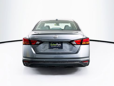 Used 2025 Nissan Altima 2.5 SV image 7