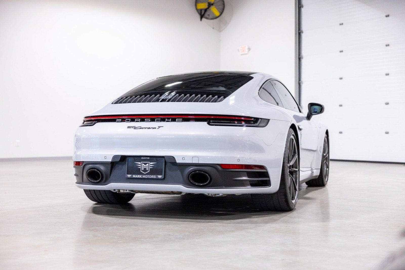 Used 2024 Porsche 911 Carrera T RWD image 4