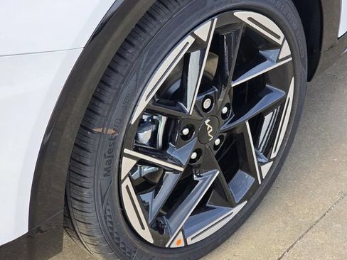 New 2026 Kia K4 GT-Line w/ GT-Line Premium Package FWD image 6