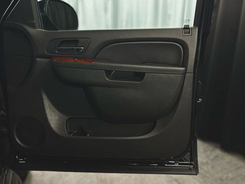 Used 2014 Chevrolet Tahoe LS image 32