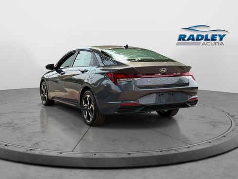 Used 2023 Hyundai Elantra SEL w/ Convenience Package FWD image 5