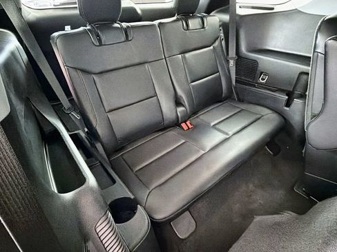 Used 2023 Ford Explorer XLT w/ Equipment Group 202A AWD/4WD image 26