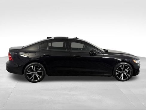 Used 2025 Volvo S60 B5 Plus FWD image 4