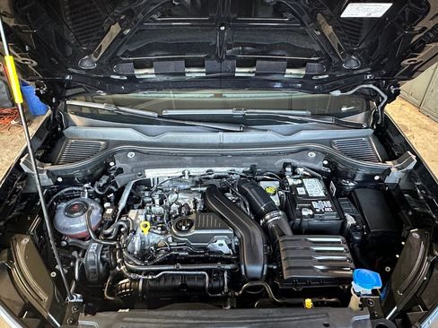 Used 2024 Volkswagen Taos SE image 25