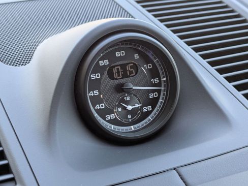 Certified 2025 Porsche Macan Turbo image 21