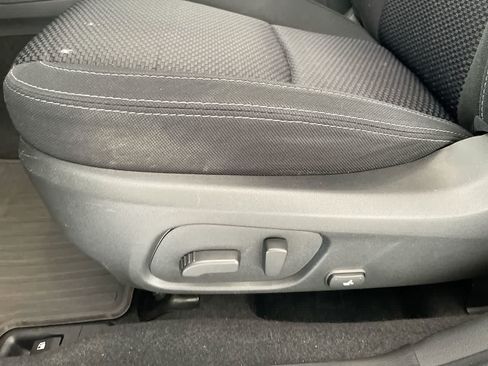 Used 2018 Subaru Forester 2.5i Premium w/ All-Weather Package AWD/4WD image 12