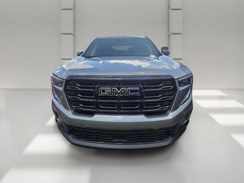 Used 2026 GMC Acadia Elevation w/ Super Cruise Package FWD image 2