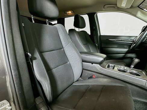 Used 2013 Jeep Grand Cherokee Laredo AWD/4WD image 26