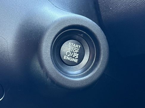 Used 2025 RAM ProMaster 2500 w/ Convenience Group FWD image 30