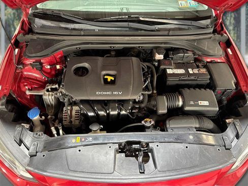 Used 2017 Hyundai Elantra SE FWD image 19