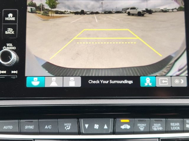 Used 2025 Honda Odyssey Touring image 19