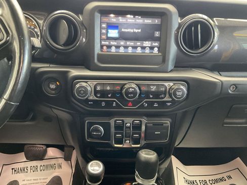 Used 2021 Jeep Wrangler Unlimited Sport AWD/4WD image 17