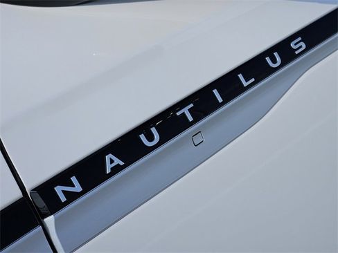 New 2026 Lincoln Nautilus Premier image 11