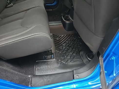 Used 2015 Jeep Wrangler Unlimited Sahara w/ Connectivity Group image 77