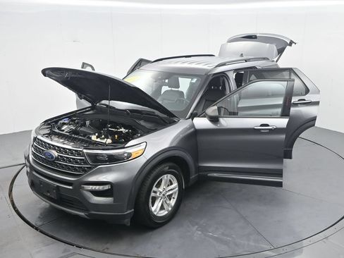 Used 2022 Ford Explorer XLT w/ Equipment Group 202A RWD image 42