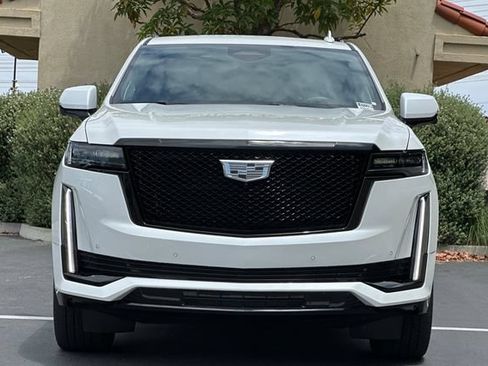 Used 2024 Cadillac Escalade Sport Platinum w/ LPO, ONYX Package AWD/4WD image 8