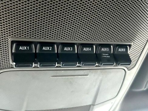 Used 2017 Ford F550 2WD Regular Cab Super Duty image 26