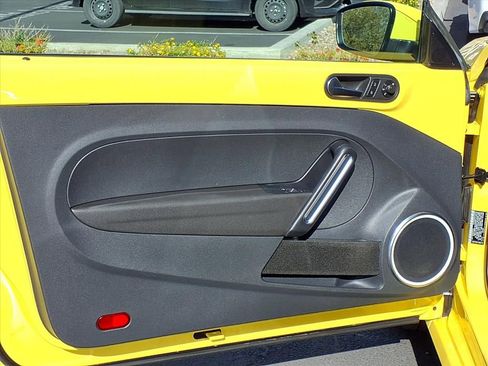 Used 2014 Volkswagen Beetle 2.5 image 25