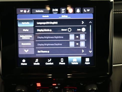 Used 2025 Jeep Grand Cherokee Altitude image 6