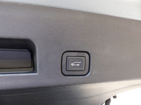 Used 2025 Chevrolet Traverse LT w/ LPO, Floor Liner Package AWD/4WD image 45