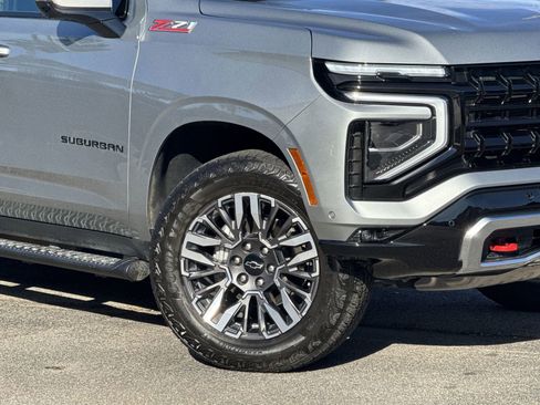 Used 2025 Chevrolet Suburban Z71 w/ Z71 Off-Road Package image 13