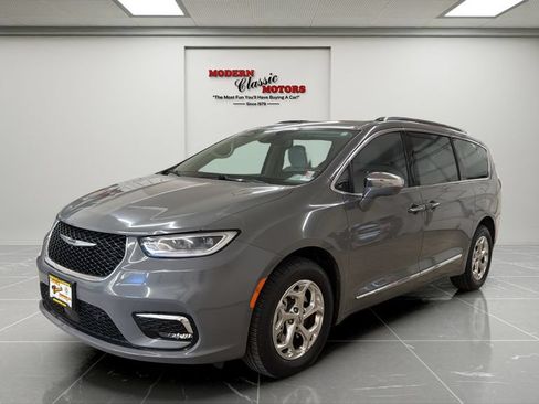 Used 2021 Chrysler Pacifica Limited w/ Premium & Safety Sphere Group AWD/4WD image 1
