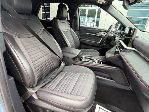Certified 2025 Ford Explorer ST-Line w/ Premium Package AWD/4WD image 16