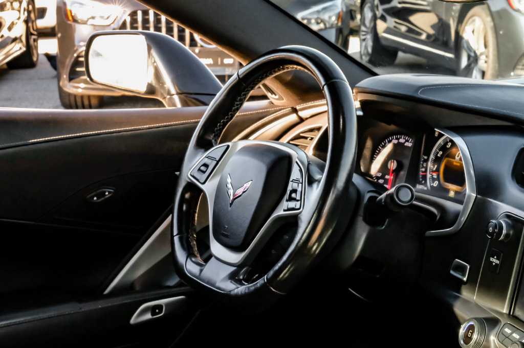 Used 2019 Chevrolet Corvette Stingray Coupe w/ 1LT RWD image 12