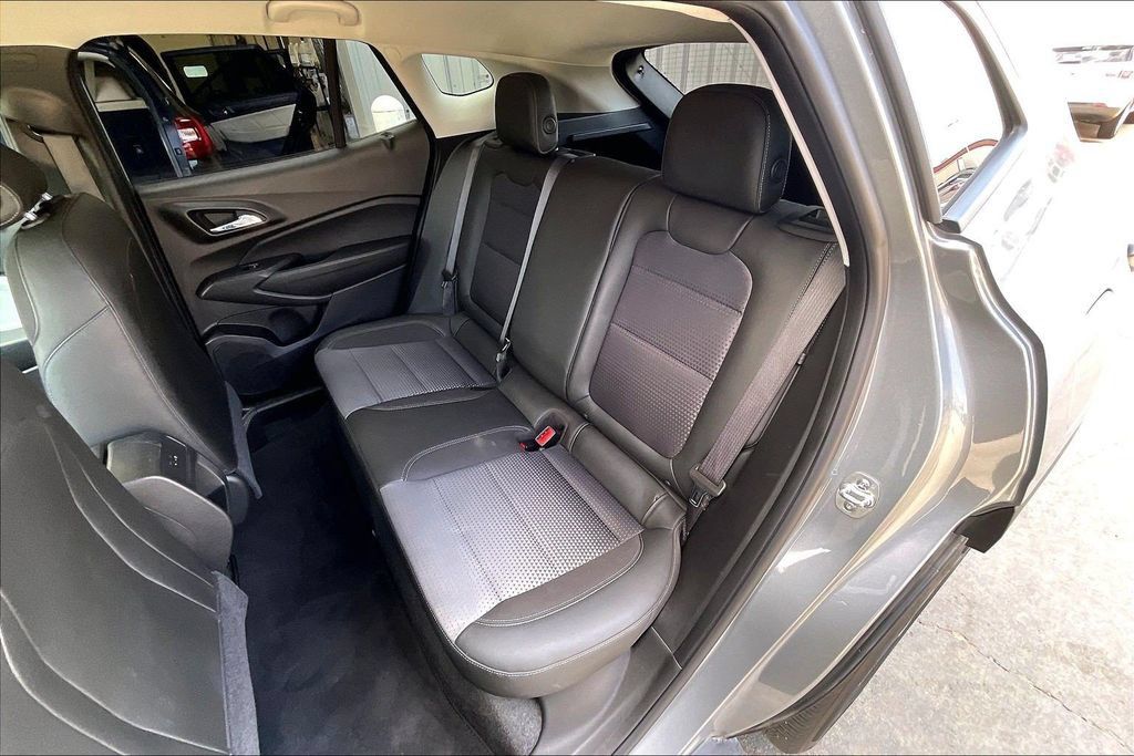 Used 2024 Chevrolet Trax LT FWD image 26