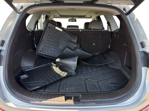Used 2020 Hyundai Santa Fe SEL FWD image 17
