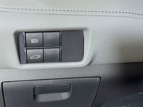 New 2026 Toyota Highlander XLE image 20