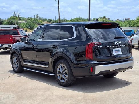 Used 2023 Kia Telluride LX FWD image 6