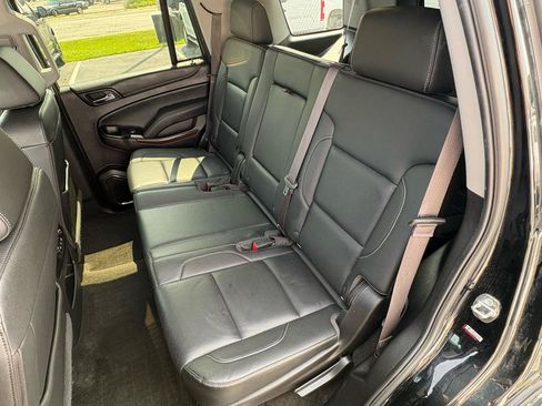Used 2017 GMC Yukon SLT w/ Premium Edition AWD/4WD image 26