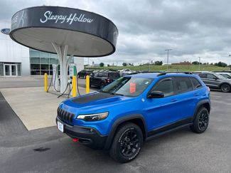 Used 2022 Jeep Cherokee Trailhawk w/ Premium Leather Package AWD/4WD video 1