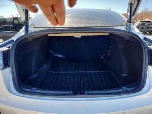 Used 2022 Tesla Model 3 Standard Range image 12