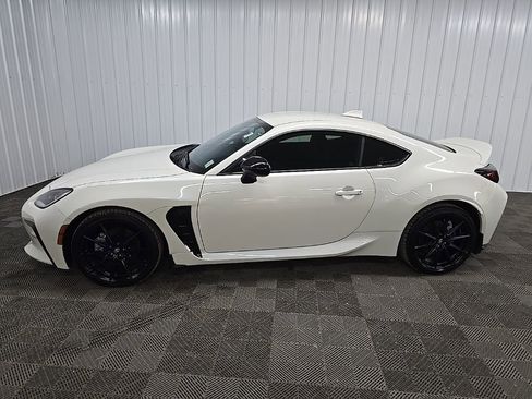 Used 2023 Toyota GR86 Premium w/ ALL Weather Mat Package (TMS) RWD image 5
