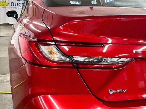 Used 2025 Toyota Camry LE FWD image 33