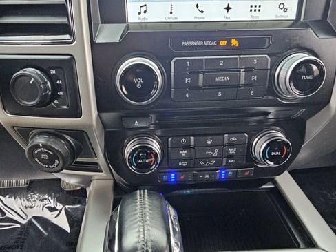 Used 2018 Ford F150 Lariat w/ Equipment Group 502A Luxury image 37