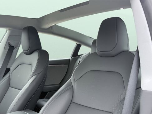 Used 2025 Tesla Model 3 Long Range RWD image 24