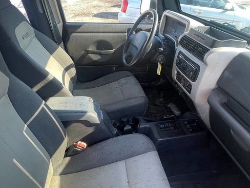 Used 2004 Jeep Wrangler X w/ Columbia Edition Group image 9