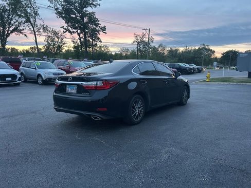 Used 2016 Lexus ES 350 w/ Navigation System Package FWD image 3