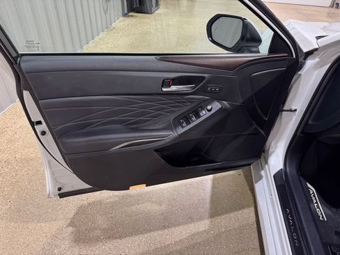 Used 2021 Toyota Avalon Limited AWD/4WD image 9