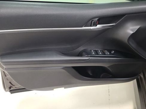 Used 2018 Toyota Camry LE FWD image 19