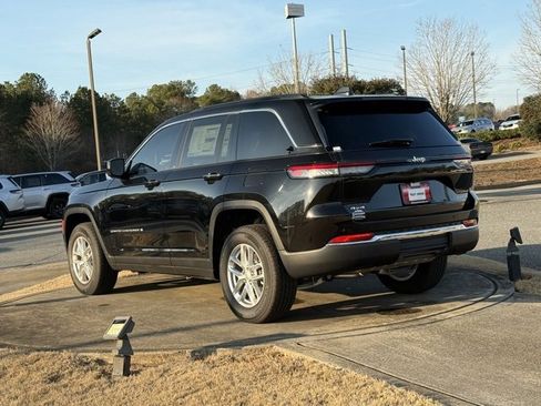 New 2025 Jeep Grand Cherokee Laredo w/ Luxury Tech Group I image 5