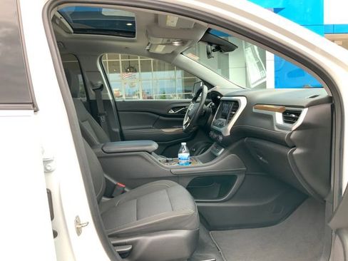 Used 2021 GMC Acadia SLE w/ Driver Convenience Package FWD image 16