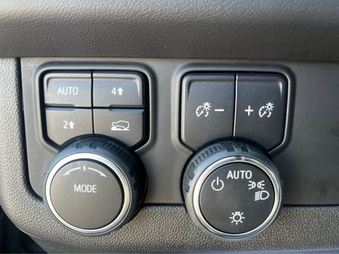 Used 2022 Chevrolet Tahoe RST w/ Luxury Package AWD/4WD image 32