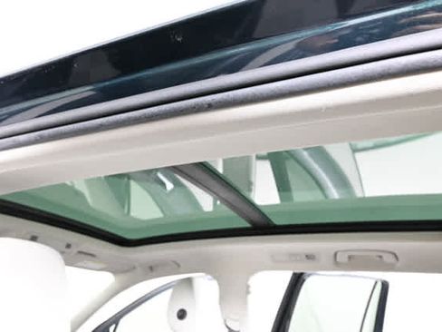 Used 2019 Volkswagen Tiguan SEL image 5