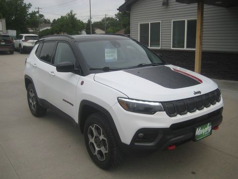 Used 2022 Jeep Compass Trailhawk w/ Trailhawk Elite Group AWD/4WD image 2