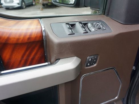 Used 2019 Ford F150 King Ranch w/ Equipment Group 601A Luxury AWD/4WD image 3