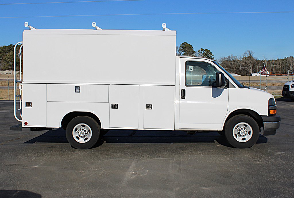 Used 2023 Chevrolet Express 3500 w/ Power Convenience Package RWD image 9